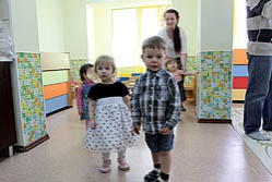 Детский сад в соседней квартире?